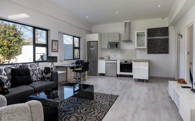 8 Bedroom Property for Sale in Somerset West Western Cape